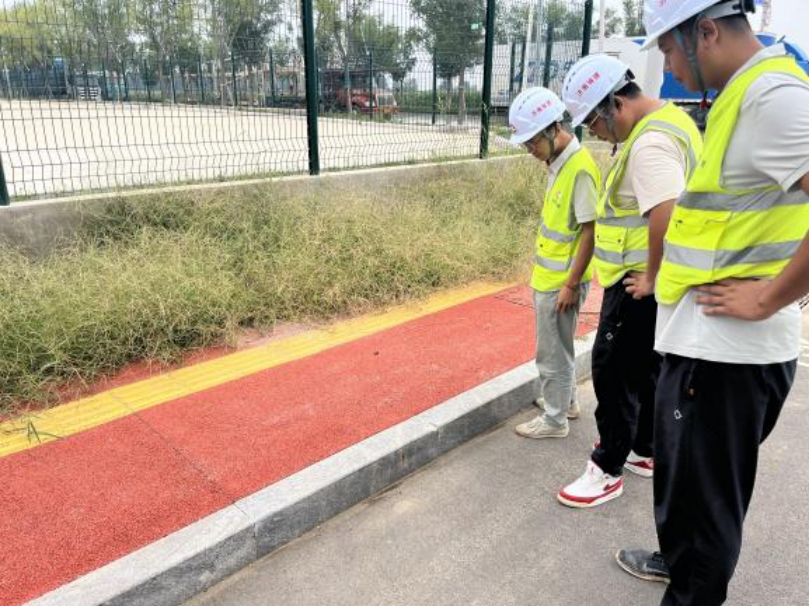 市政集团凤凰新街项目开展质量月转头看运动